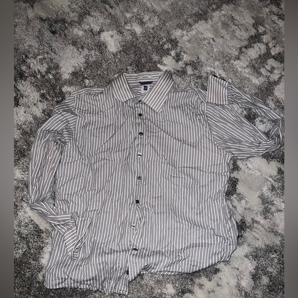 Gap shirt
